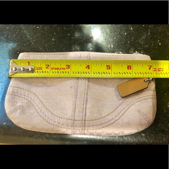 Coach wristlet 👛 - Picture 7 of 8